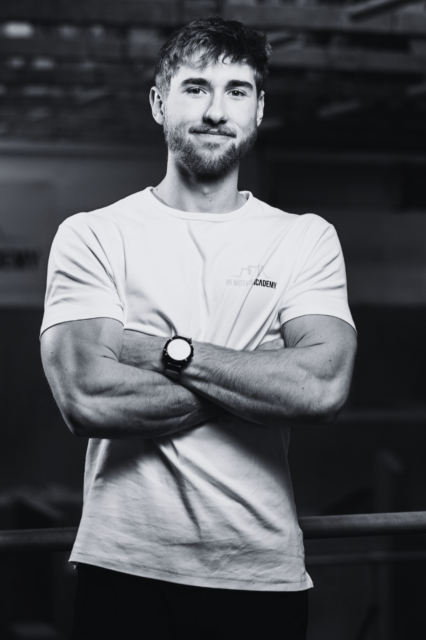 Matěj Srovnal - trenér parkouru v In Motion Academy v Praze